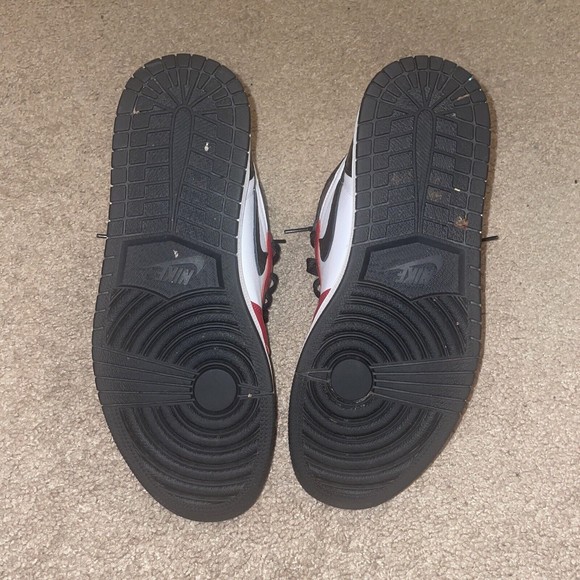 Jordan 1 Retro High OG Satin Red 2020 CD0461-601 Women’s Size 12 Men’s Size 10.5 - Picture 8 of 8